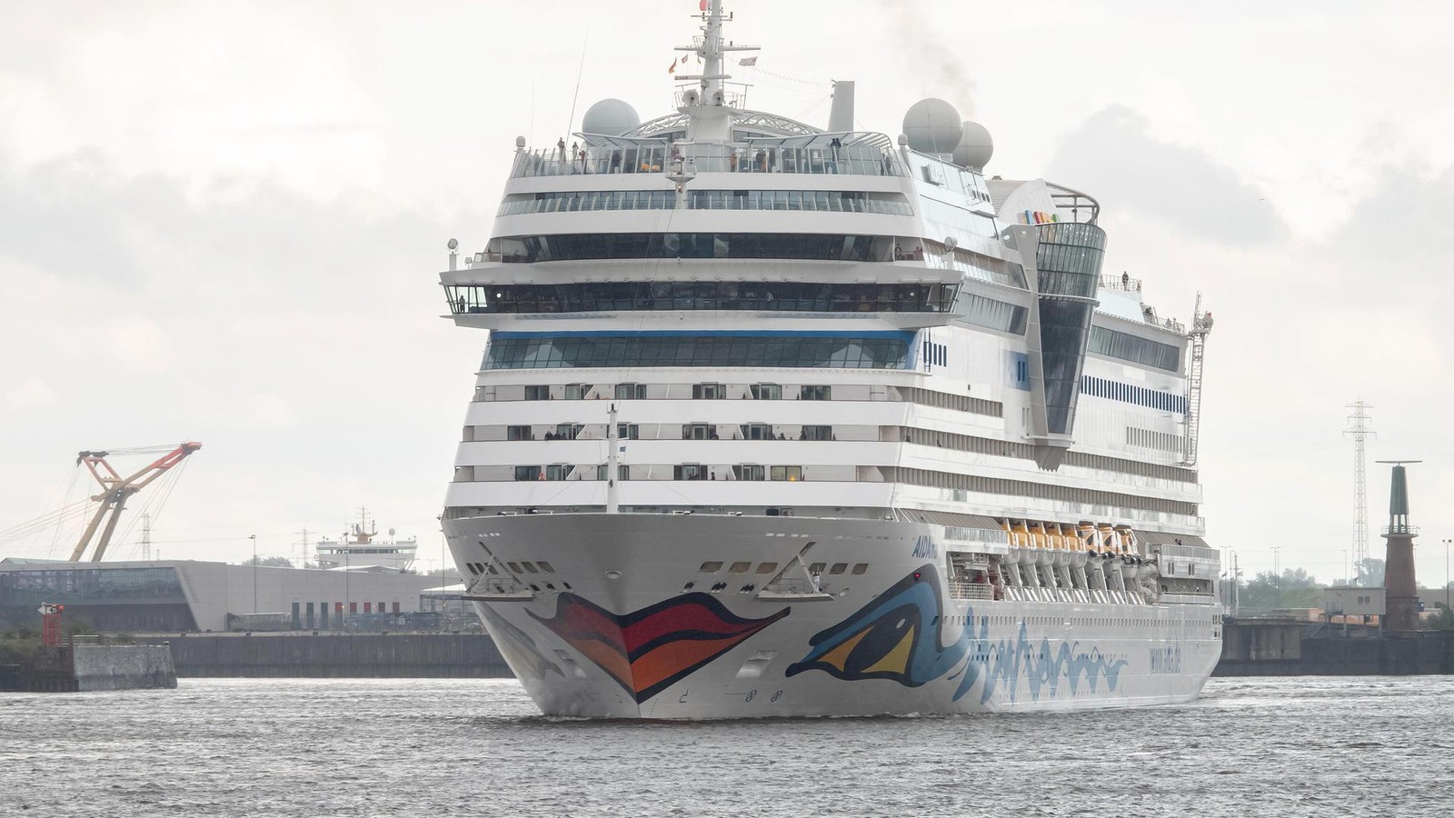 Notfall-auf-AIDAmar-Dramatischer-Rettungseinsatz-auf-R-ckfahrt-nach-Hamburg