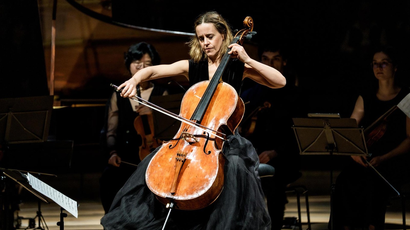 Sol-Gabetta-erinnerte-in-der-Elbphilharmonie-an-eine-legend-re-Vorg-ngerin