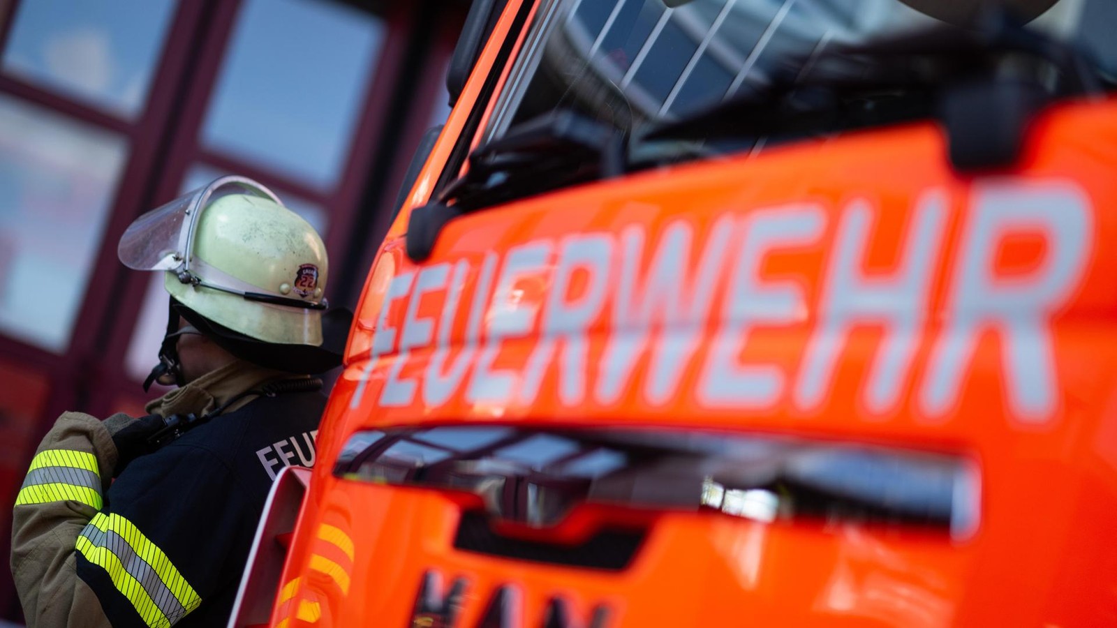 Brenzliche-Situation-im-Weimarer-Land-Anwohnerinnen-verhindern-Brand-Ungl-ck