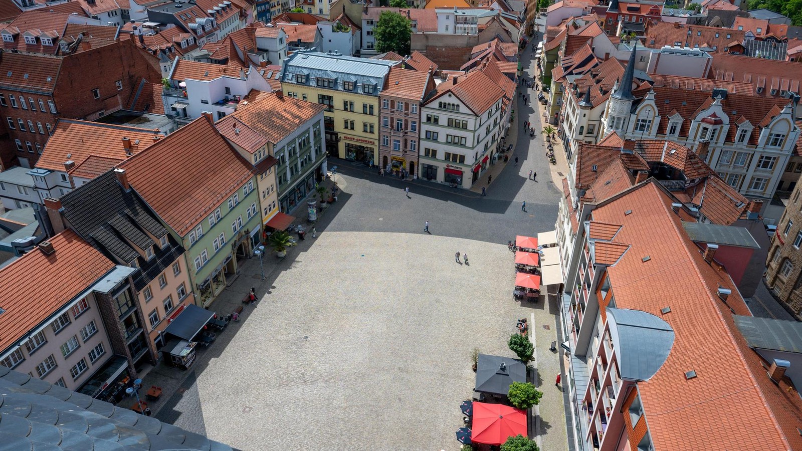 Gelder-bewilligt-Gothaer-Neumarkt-bekommt-Hitzeschutz