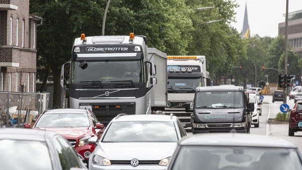 Hamburgs gefährlichste Straße – aber die Behörde plant keine Verbesserungen