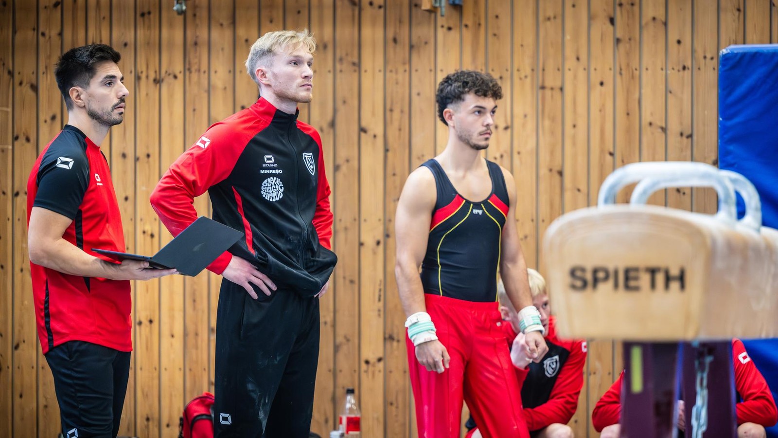 Ausverkauf-bei-Eintracht-Frankfurt-Duisburger-Turner-haben-Interesse