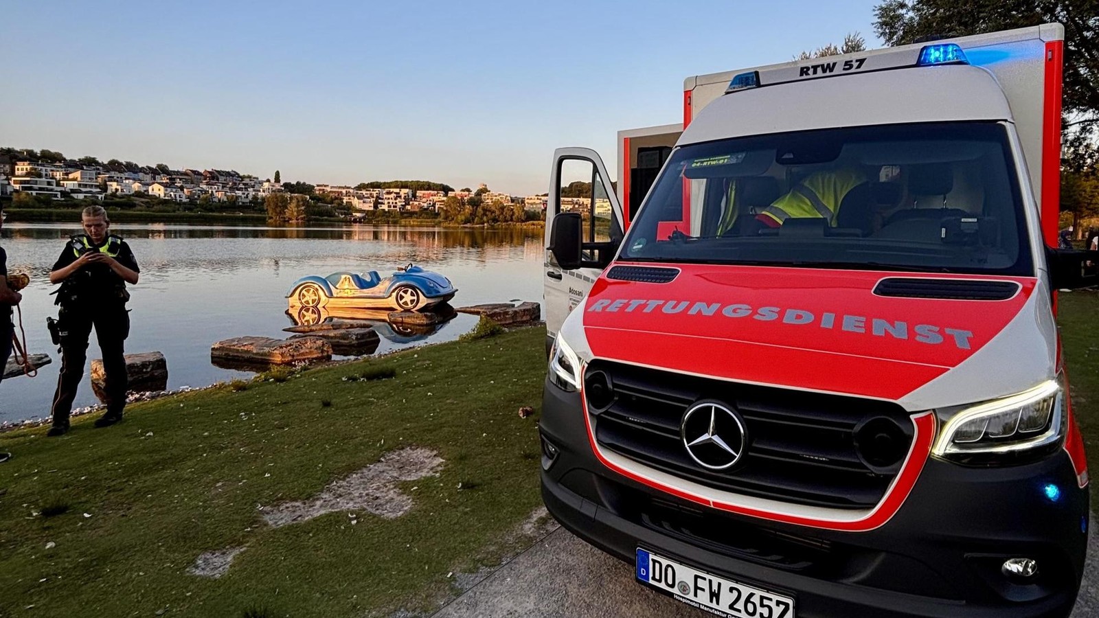 -Wie-in-einem-Film-Dortmunder-rettet-vier-Touristen-aus-dem-Phoenix-See