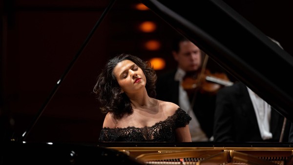 Khatia Buniatishvili verzaubert Hamburg – und die Laeiszhalle tobt