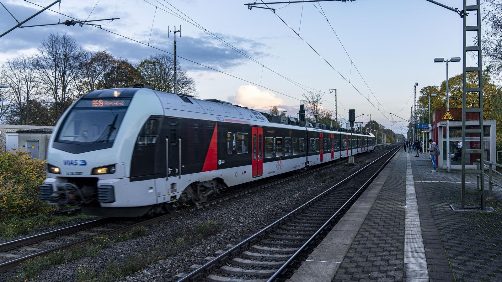 R19-Oberhausen-Emmerich-Massive-Probleme-auf-der-Niederrhein-Strecke