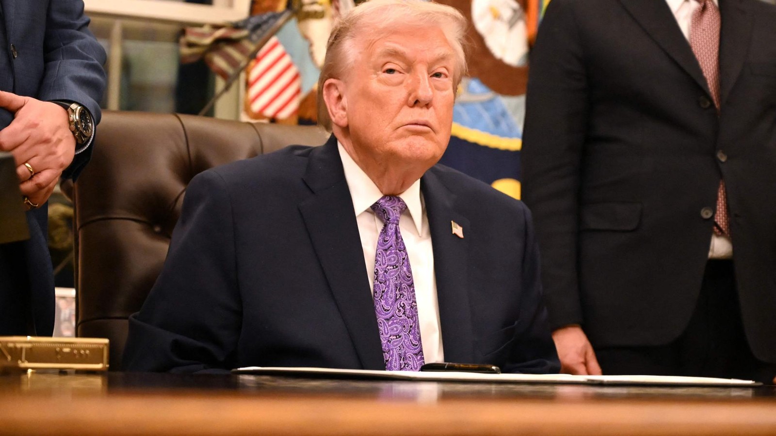 -Befehlsverweigerung-Republikaner-verpassen-Trump-dickes-blaues-Auge-