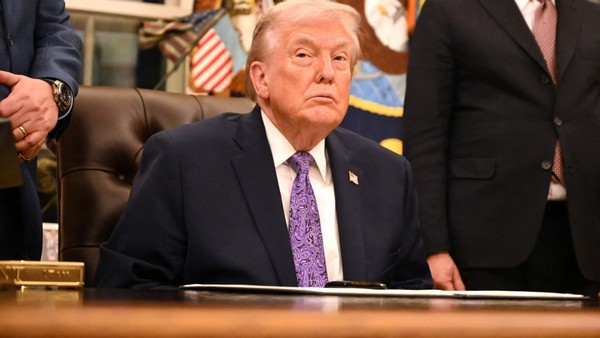 „Befehlsverweigerung“: Republikaner verpassen Trump „dickes blaues Auge”