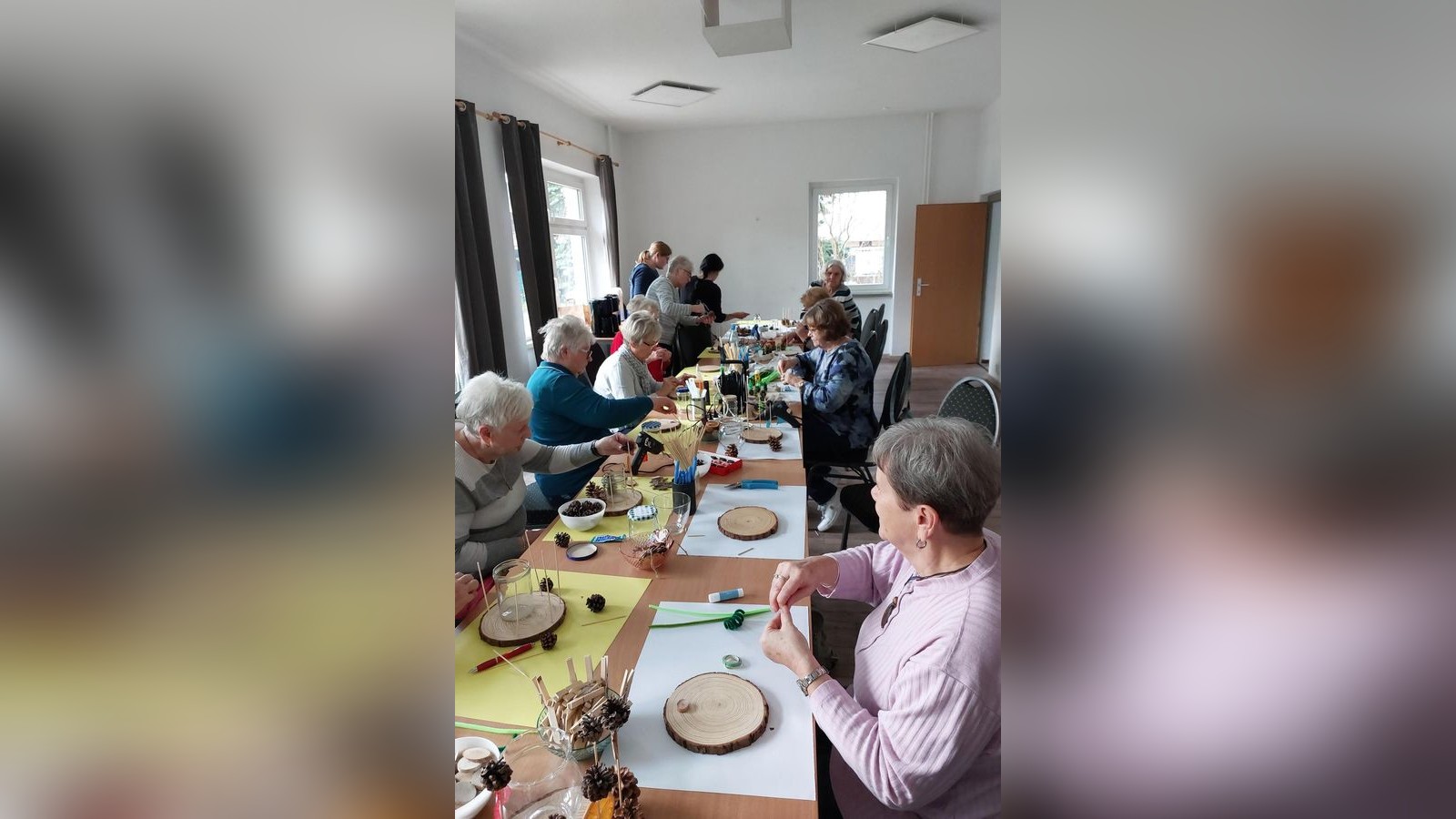 Kyffh-userkreis-Kreativer-Nachmittag-bringt-Weihnachtsdeko-hervor