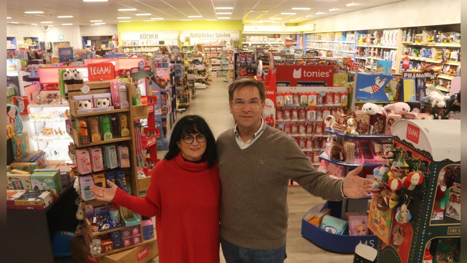 -Weihnachtshelfer-in-3-Generation-Geraer-Familienbetrieb-bringt-Freude-untern-Baum