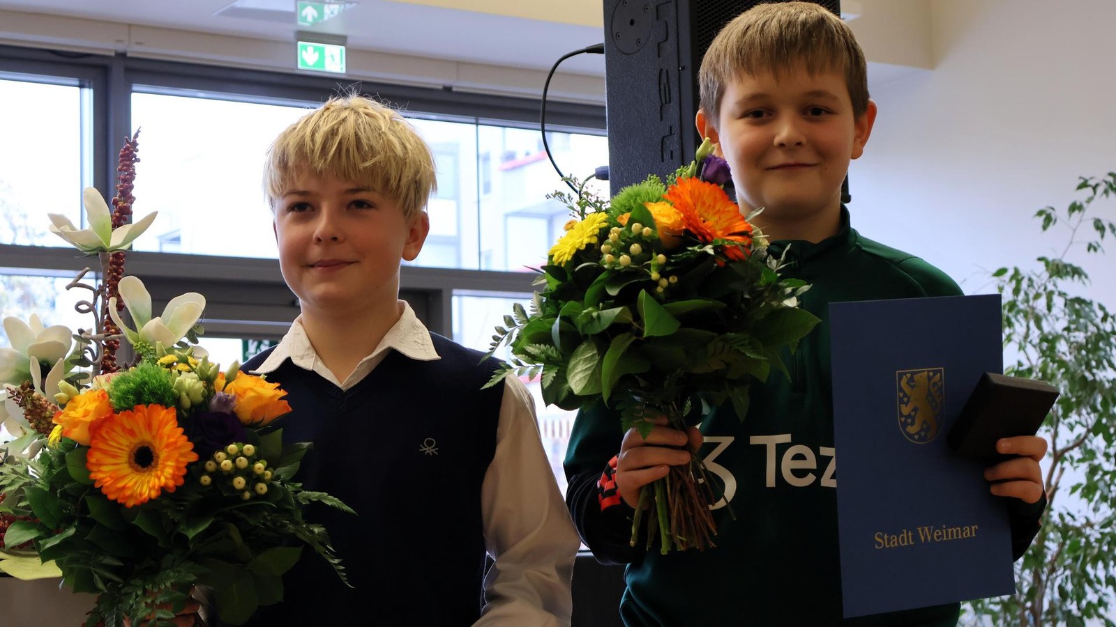 Bei-Angriff-auf-Mitsch-ler-nicht-weggeschaut-Jungs-aus-Weimar-erhalten-besondere-Ehrung