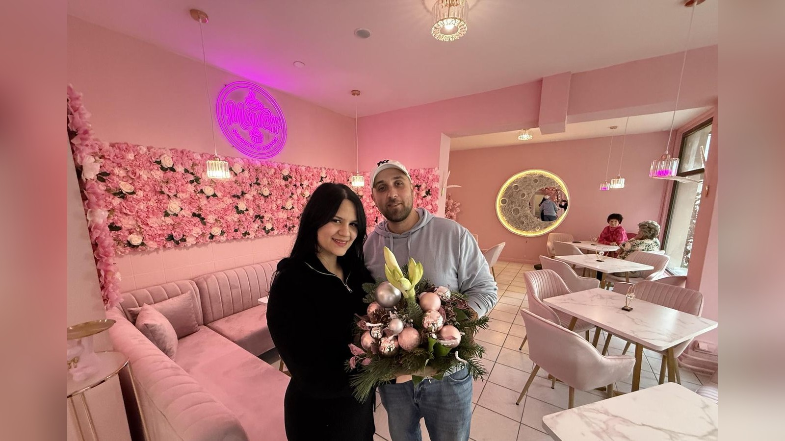 Zuckers-und-rosarot-Im-Zentrum-von-Gera-feiert-das-Caf-Munch-Neuer-ffnung