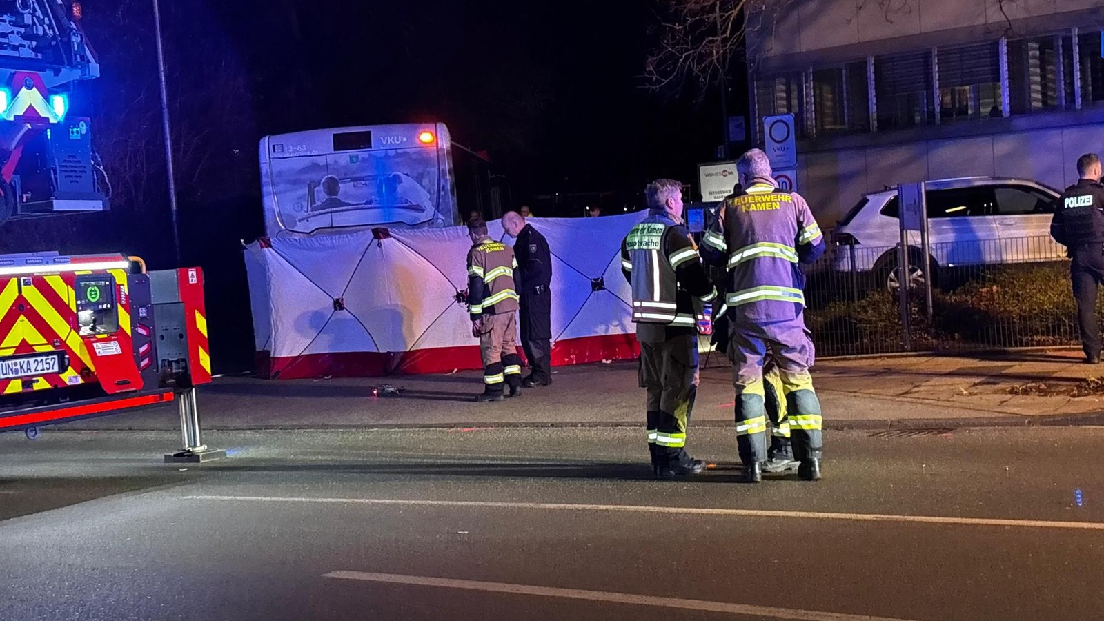 T-dlicher-Unfall-in-Kamen-Jugendlicher-von-Bus-berrollt