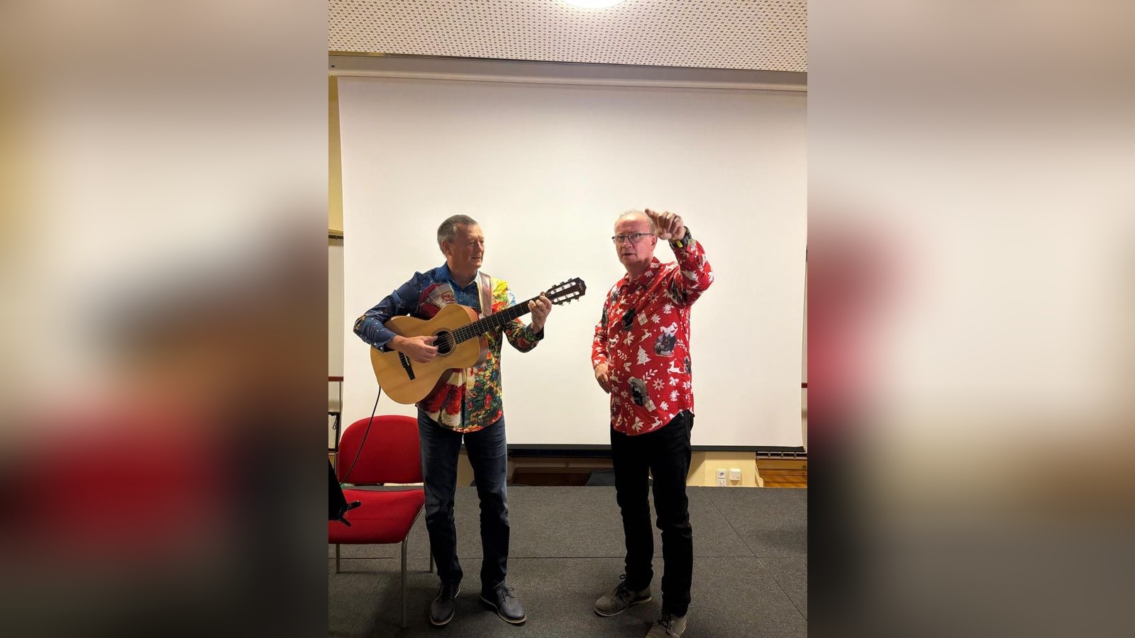 Diese-Strophe-spricht-den-Besuchern-im-Saale-Orla-Kreis-besonders-aus-dem-Herzen