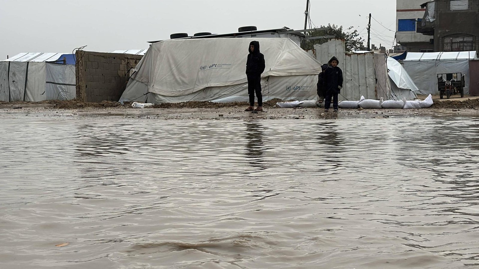 Flut-im-Gazastreifen-Dauerregen-und-K-lte-versch-rfen-das-Leid