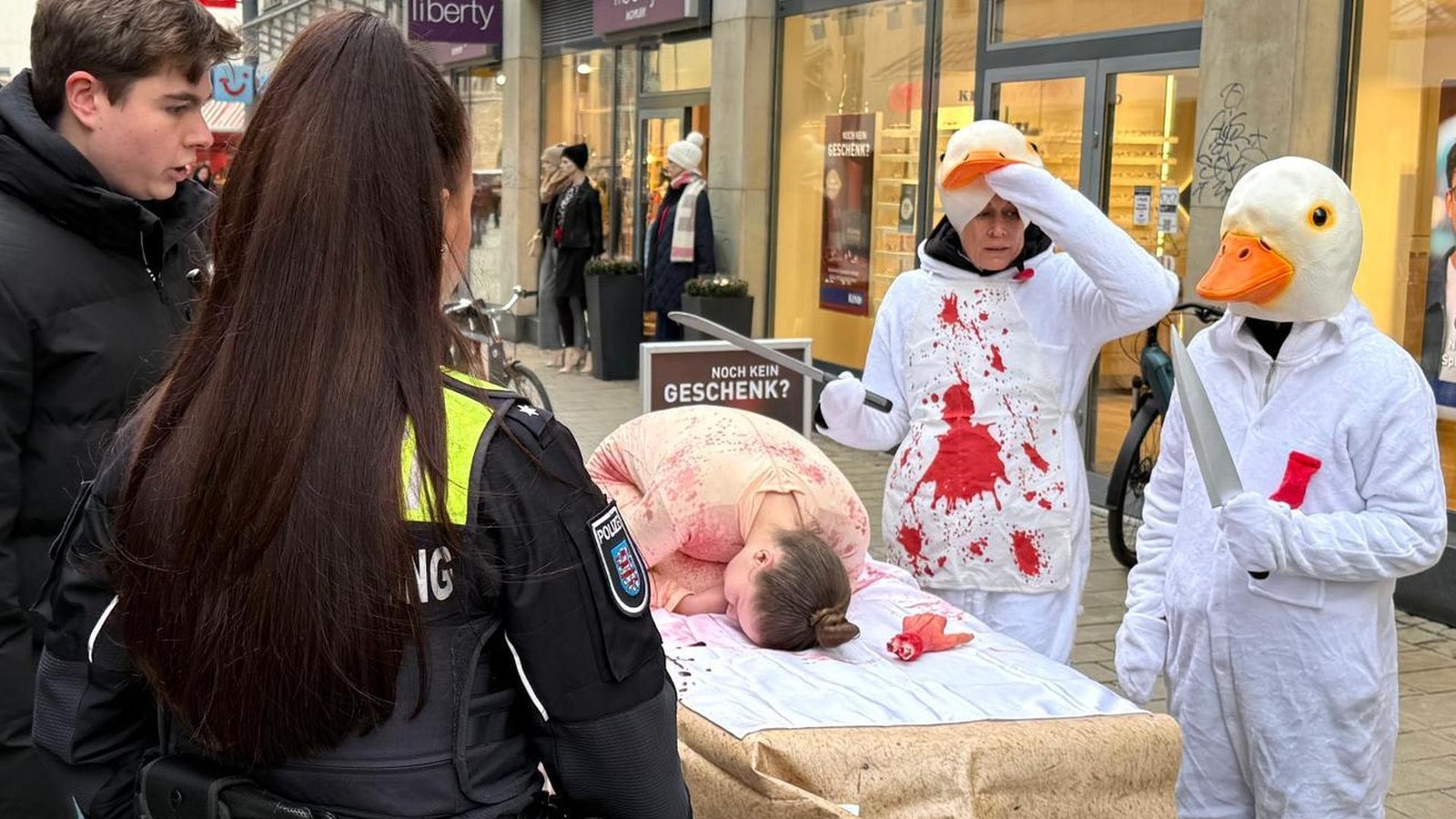 In-Jena-wurde-eine-Veganerin-mit-Messern-maltr-tiert-Es-ist-eine-verr-ckte-Welt-