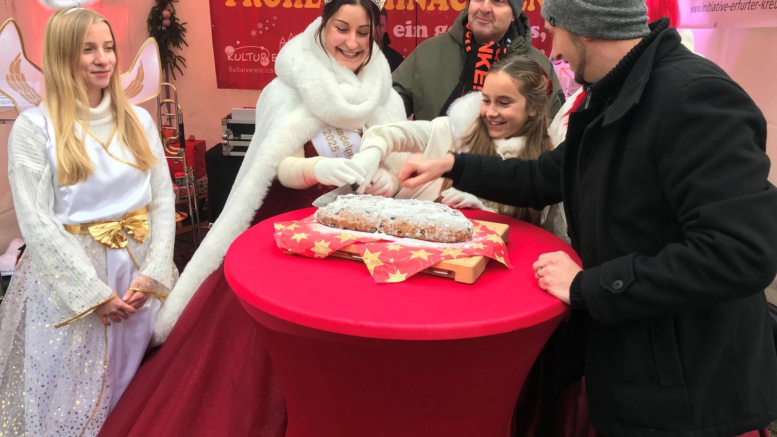 Ichtershausen-feiert-Klosterweihnacht-mit-festlichem-Stollenschnitt-und-buntem-Treiben