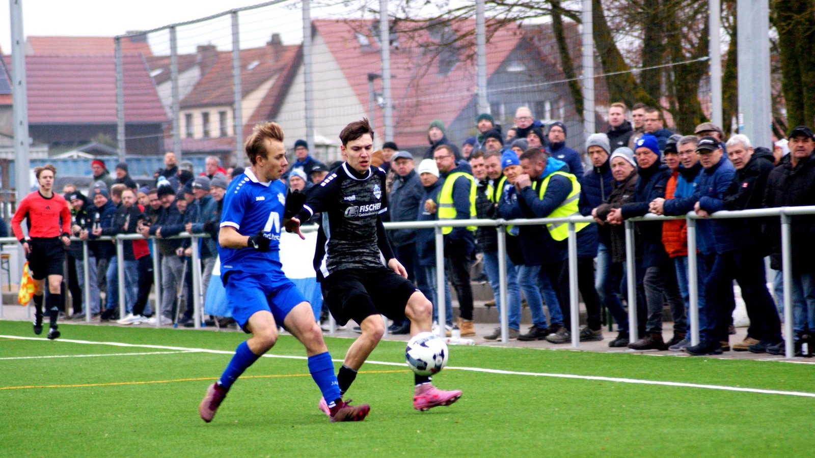 Titeljagd-er-ffnet-1-FC-Eichsfeld-erf-llt-vorweihnachtliche-Reifepr-fung