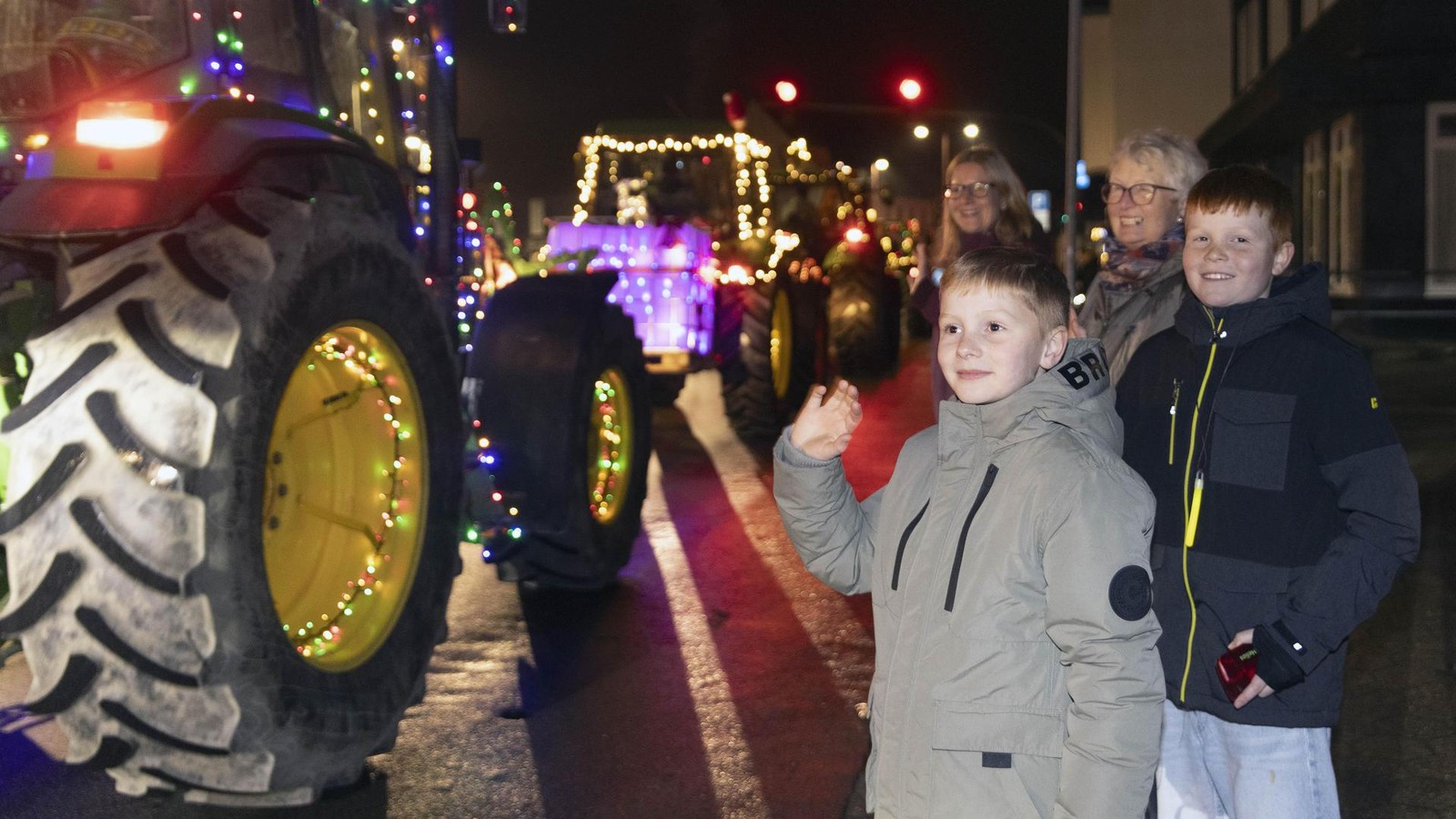 Lichterfahrt-in-Witten-Landwirte-lieben-Funkeln-in-den-Augen-der-Kinder-