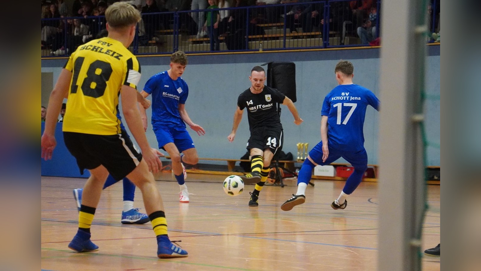 Tim-Sluga-f-llt-die-Rolle-als-spielender-Torwart-nahezu-perfekt-aus