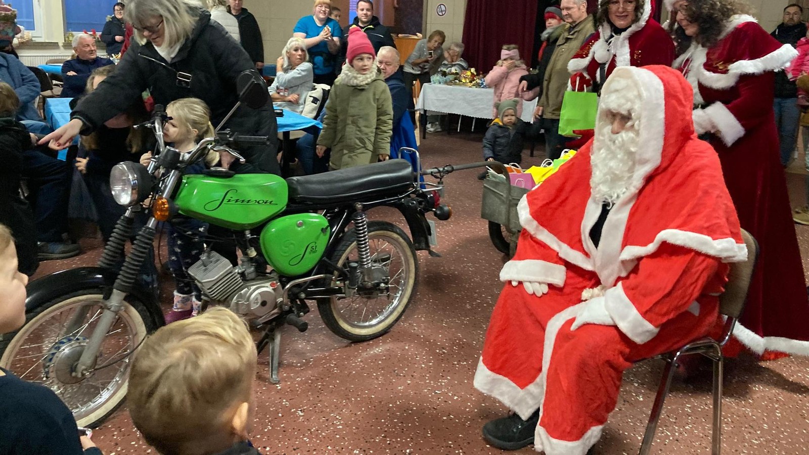 Weihnachtsm-rkte-im-Kyffh-userkreis-Besucher-genie-en-festliche-Stimmung-und-Angebote-mit-Video-