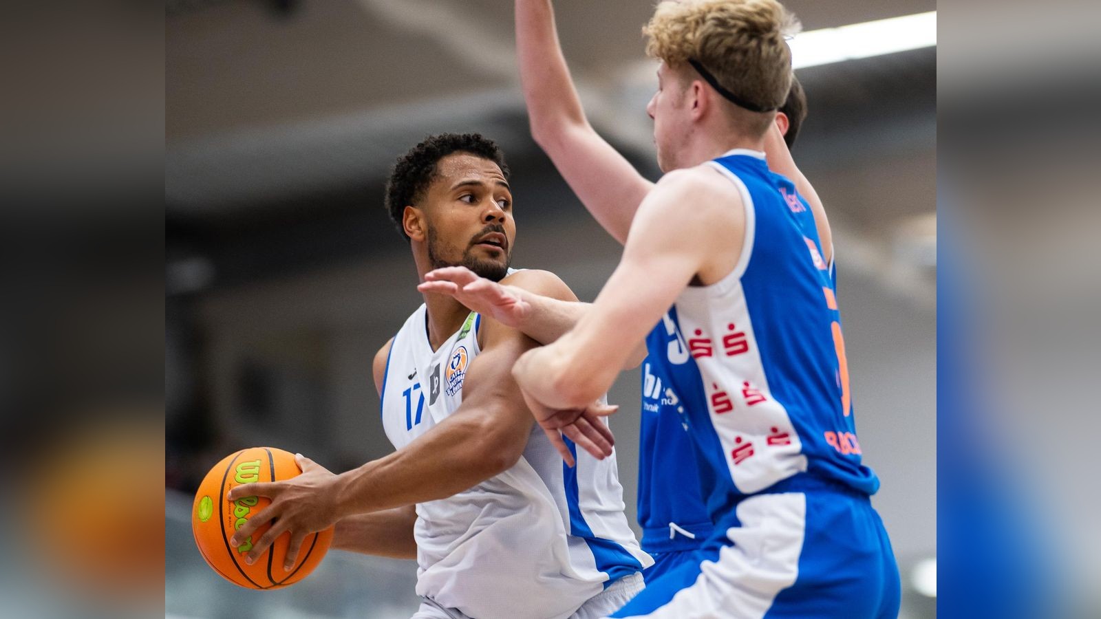 Trotz-54-gegnerischer-Dreierversuche-L-wen-Erfurt-gelingt-ganz-wichtiger-Sieg