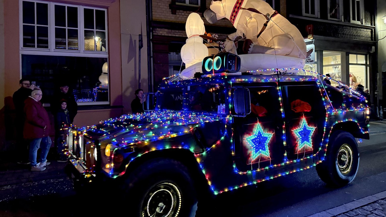 Spektakul-res-Erlebnis-dank-Eisenacher-Lichterfahrt-die-Fotos