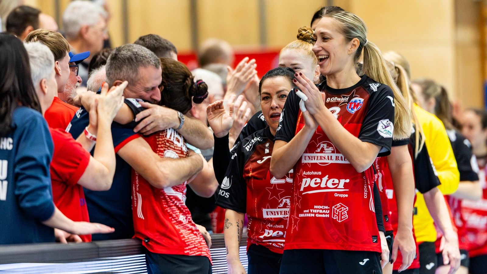 THC-Familie-vereint-Jubil-umsspiel-erz-hlt-Geschichte-und-schafft-G-nsehaut-pur