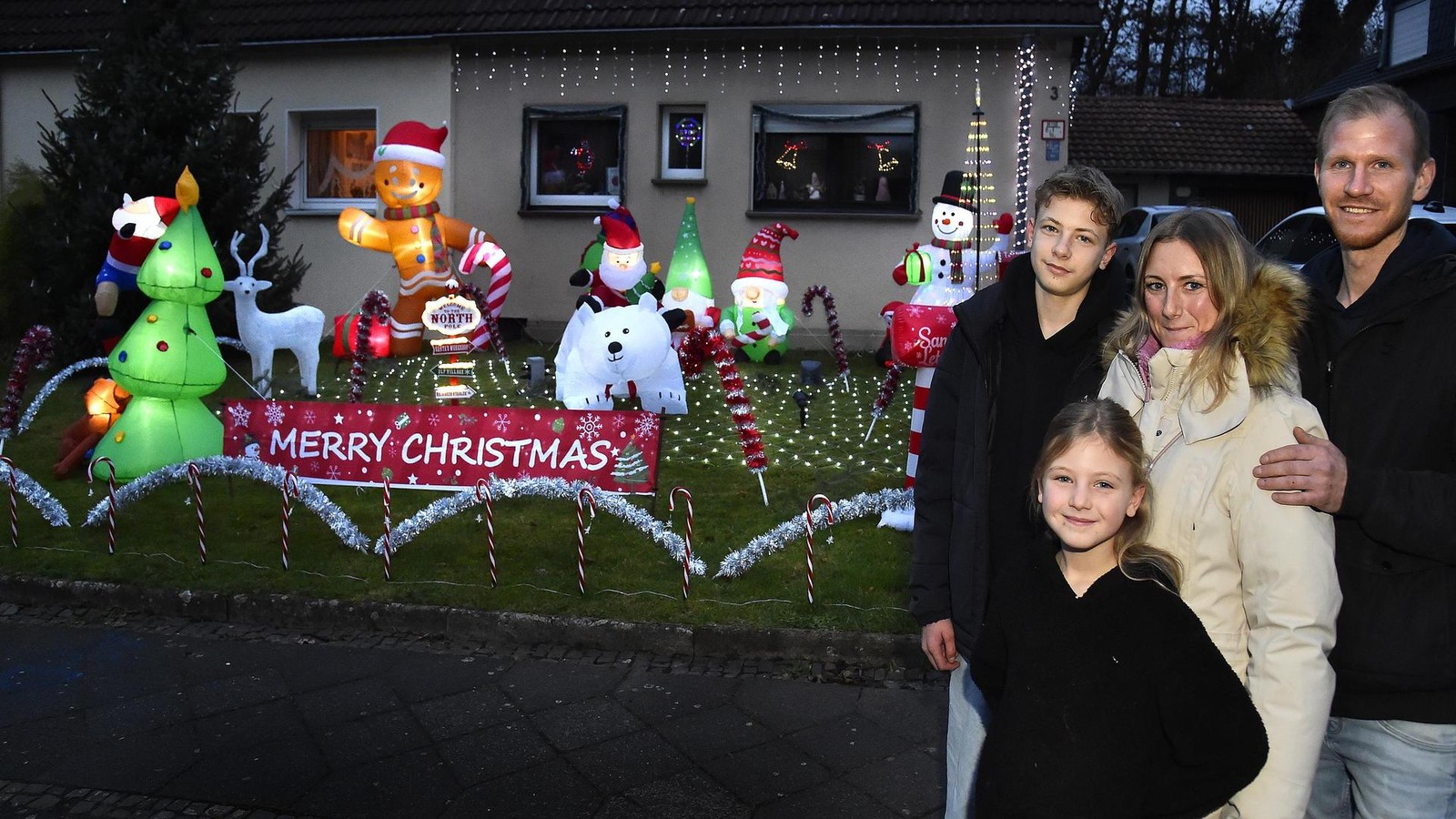 Lichterketten-viel-Deko-Wir-suchen-die-sch-nsten-Weihnachtsh-user-in-Bochum