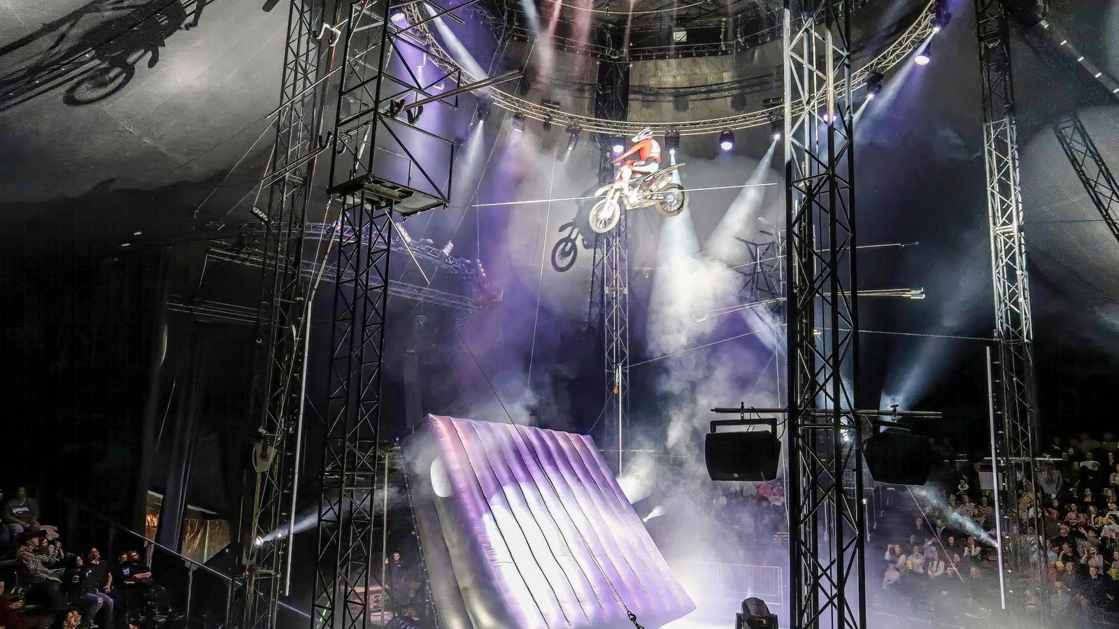 Erfurter-Weihnachtscircus-geht-in-Runde-drei-und-wagt-einem-kompletten-Neustart