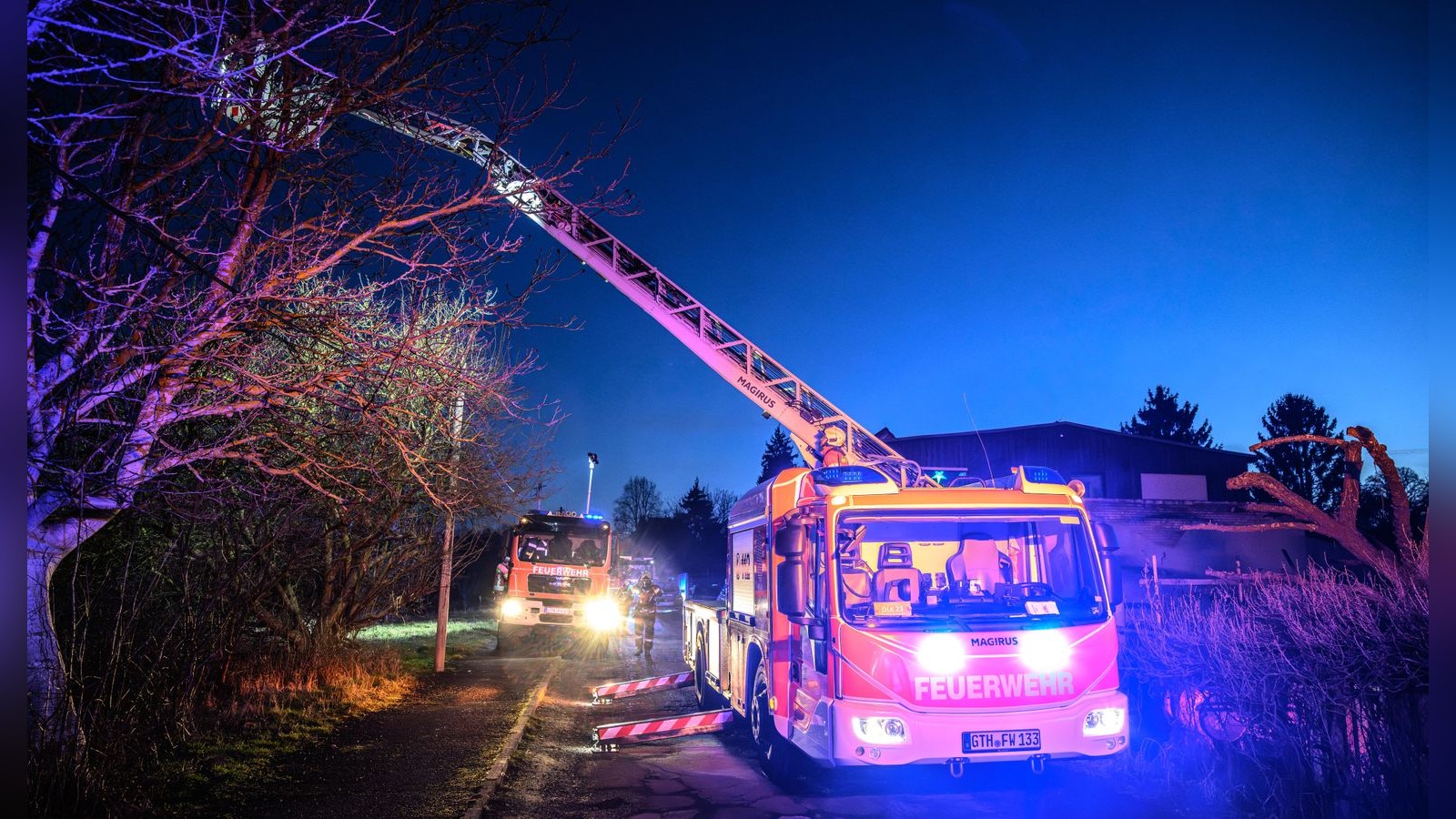 Rauch-in-der-Spohrstra-e-Feuer-schnell-gel-scht