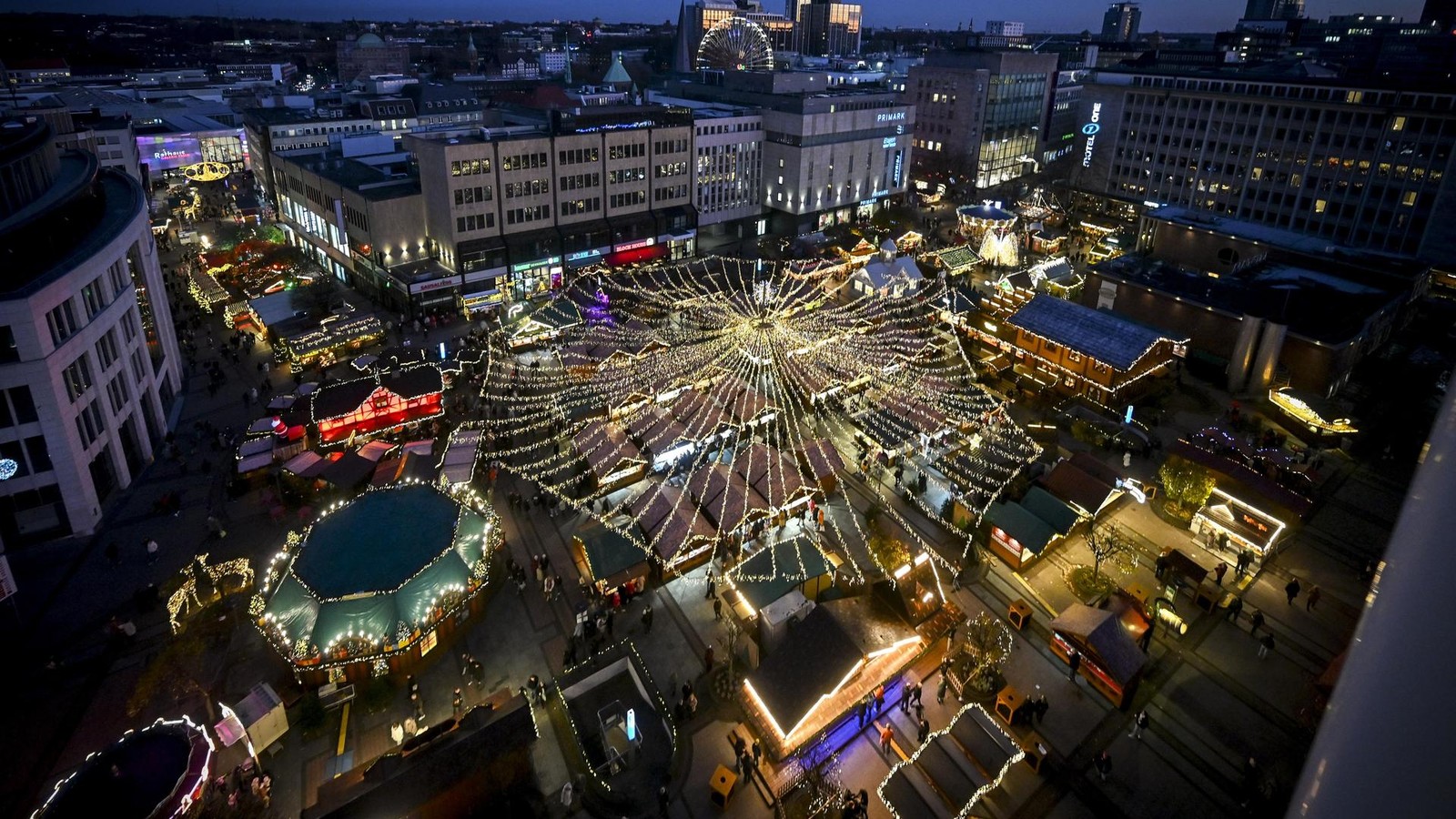 Messerstich-auf-dem-Weihnachtsmarkt-Essen-Polizei-ben-tigt-Hinweise