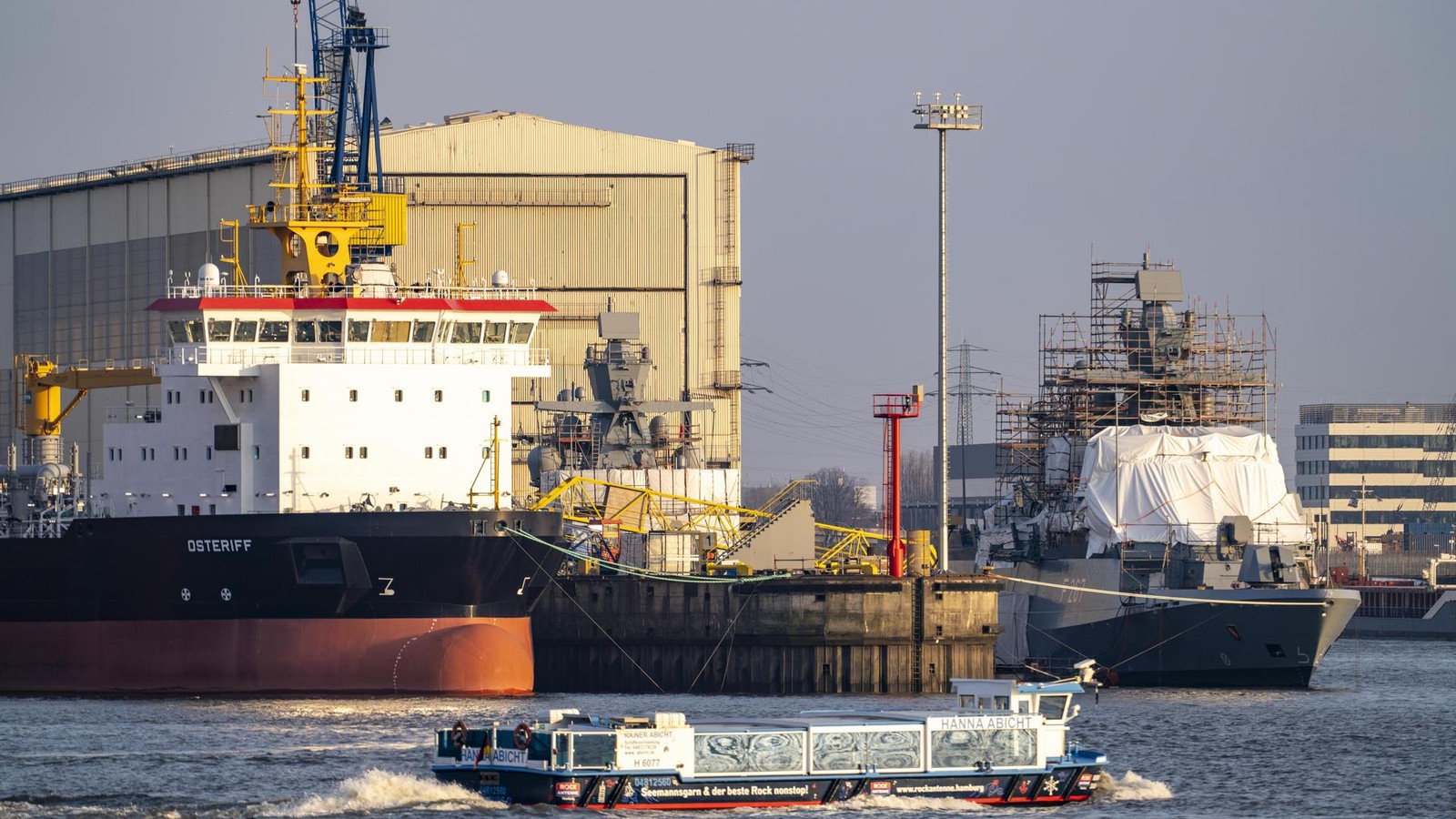 Blohm-Voss-bergibt-Baggerschiff-doch-ber-der-Auslieferung-liegt-ein-Schatten
