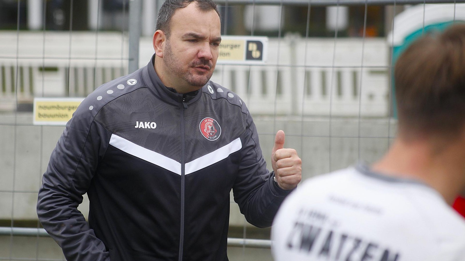 -Eine-bodenlose-Frechheit-Zw-tzen-Coach-Frank-Lenz-nach-Pleite-gegen-Weimar-bedient