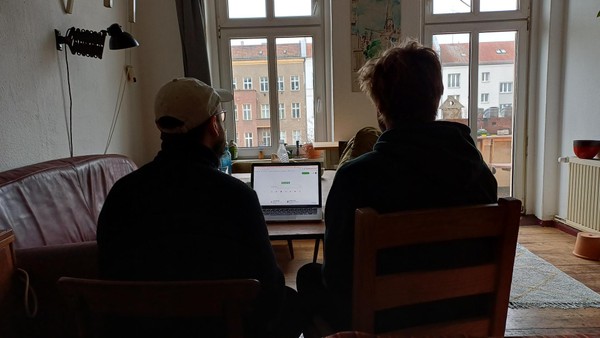 „Fällt vom Glauben ab“: WG deckt ungenehmigte Airbnb-Wohnungen in Berlin auf