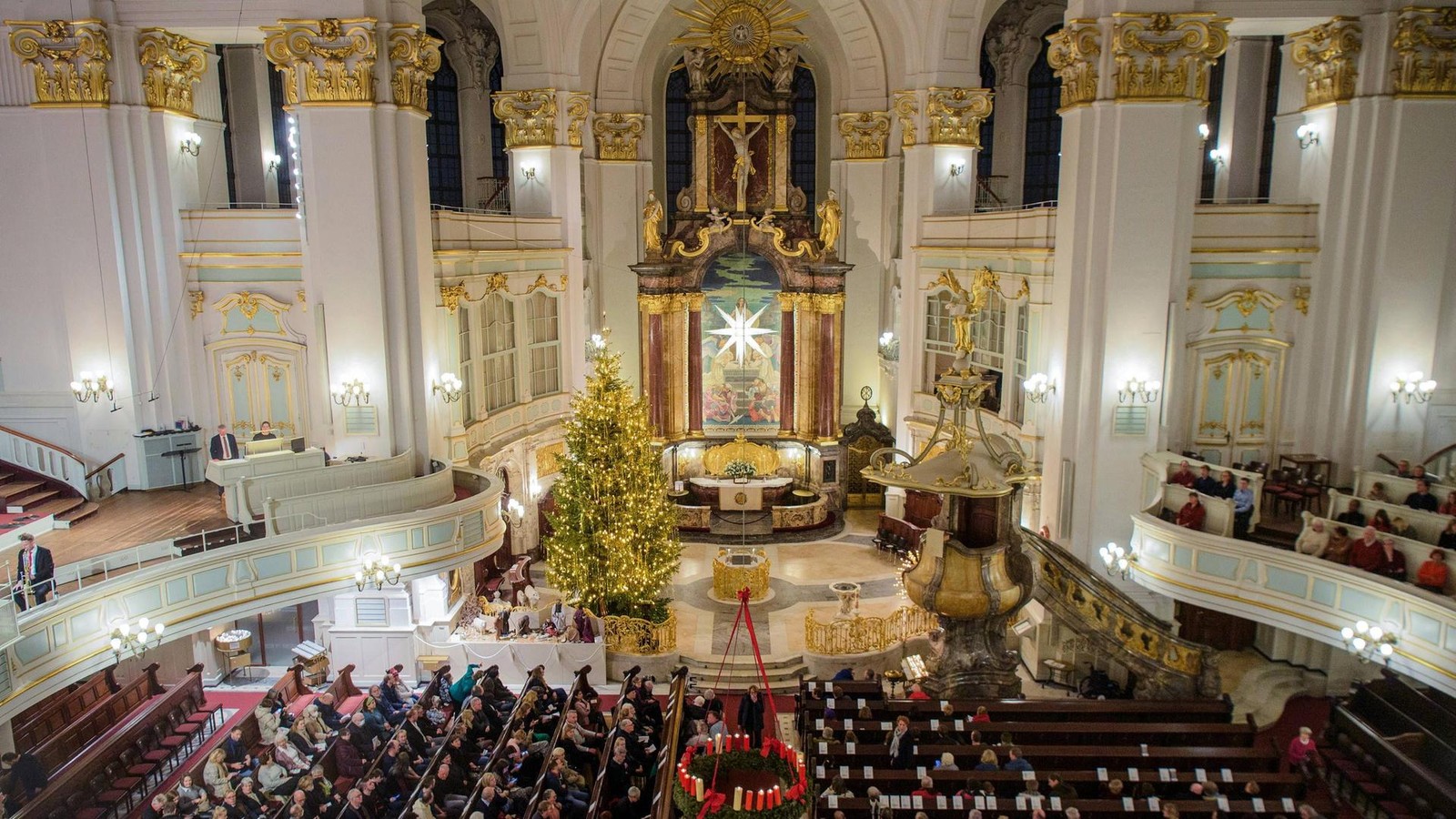 Fr-steln-an-Weihnachten-So-heizen-Hamburgs-Kirchen-im-Winter