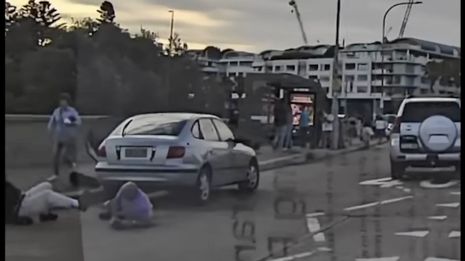 Video-zeigt-Kampf-Heldenhaftes-Ehepaar-stellte-sich-Bondi-Angreifern-entgegen