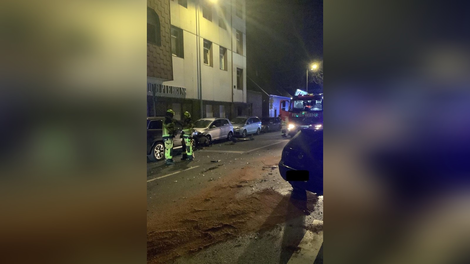 Zwei-Verletzte-bei-Unfall-mit-mehreren-Autos-in-Oberhausen