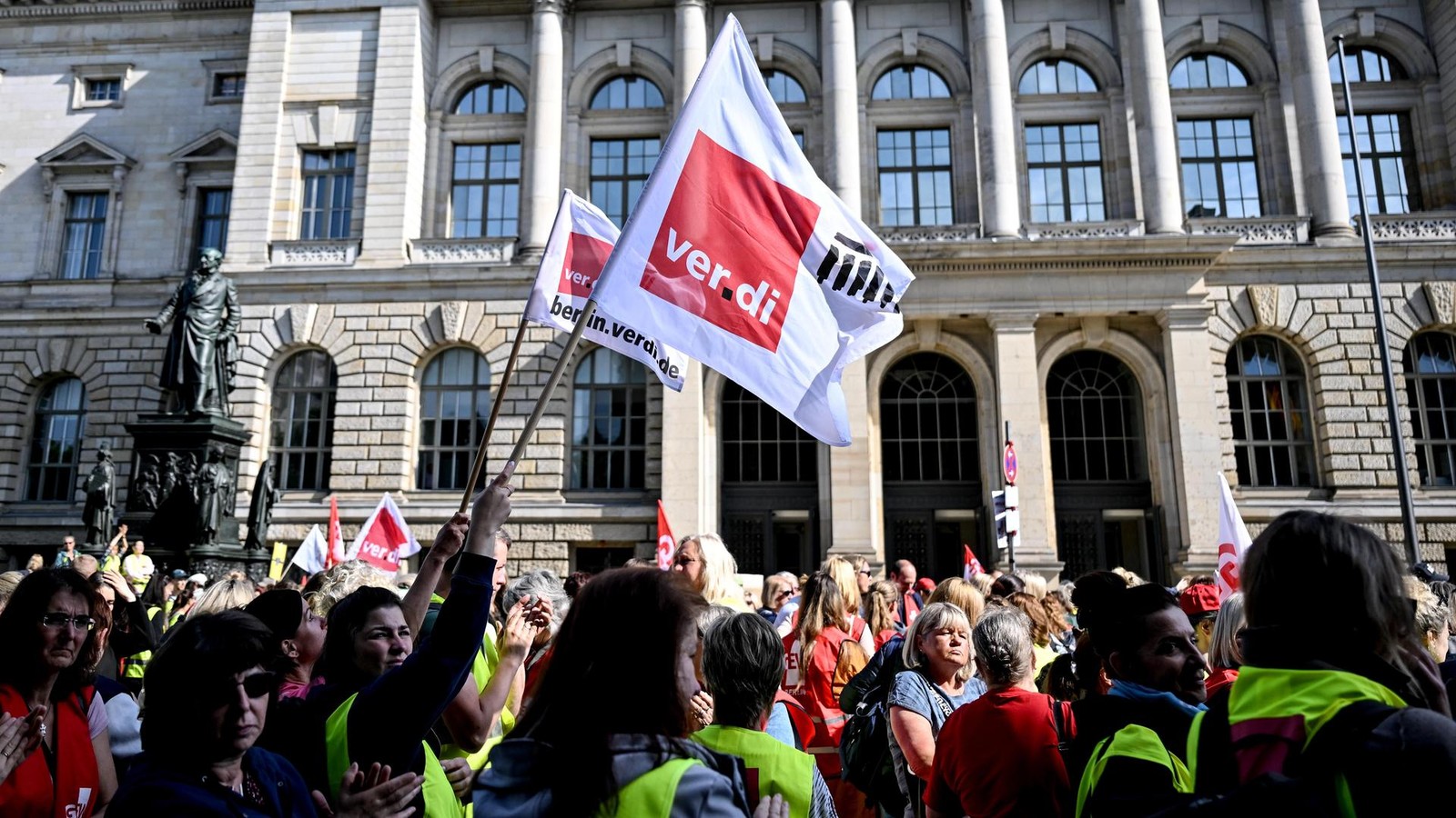 Einschr-nkungen-an-Berliner-Schulen-und-Kitas-wegen-Warnstreiks