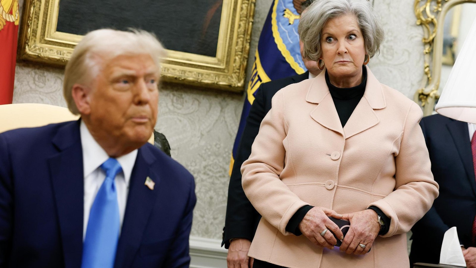 Trumps-Eisjungfrau-auf-Abwegen-Wie-Susie-Wiles-das-Wei-e-Haus-ersch-ttert