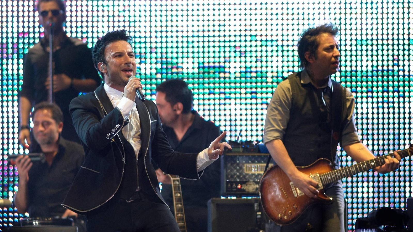 K-sschen-K-sschen-T-rkischer-Superstar-spielt-Gro-konzert-in-Dortmund