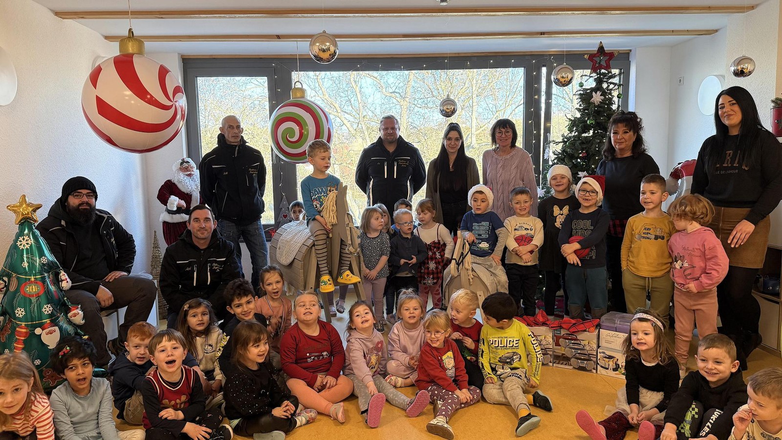 Sondershausen-Ein-sch-ne-Bescherung-gab-es-in-diesem-Kindergarten