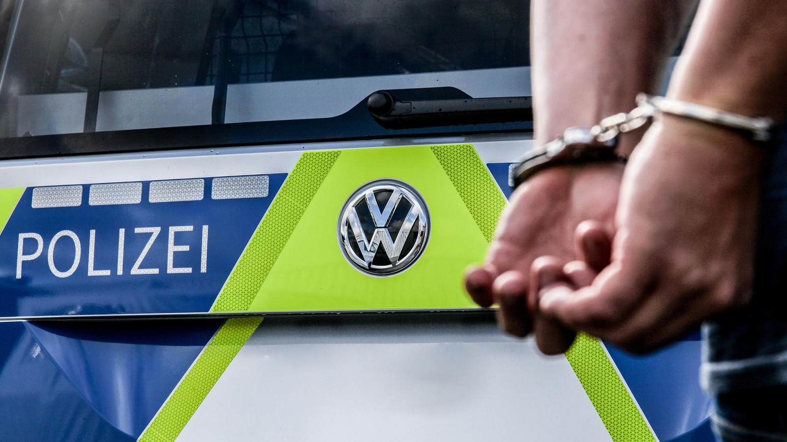 Feind-in-den-eigenen-Reihen-Polizist-soll-tausende-Euro-gestohlen-haben