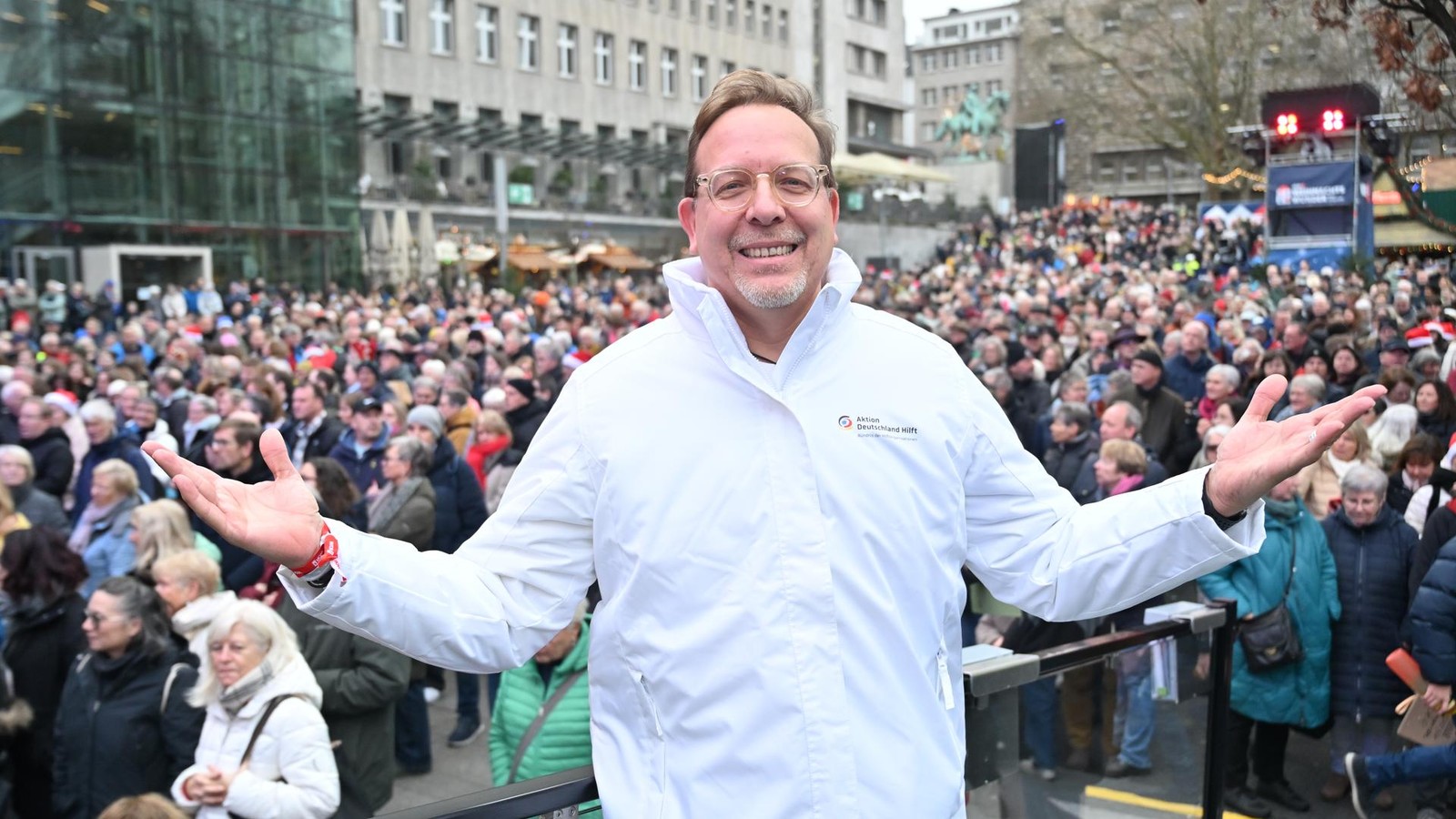 Weihnachtswunder-Aktion-Deutschland-Hilft-Fast-alle-wollen-Bargeld-spenden-