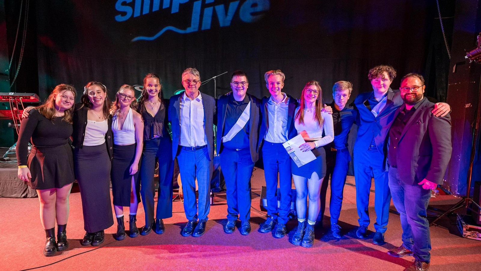 M-hlhausen-Jetzt-haben-sie-an-ihrer-alten-Schule-was-zu-sagen-und-planen-eine-Party-mit-500-Leuten