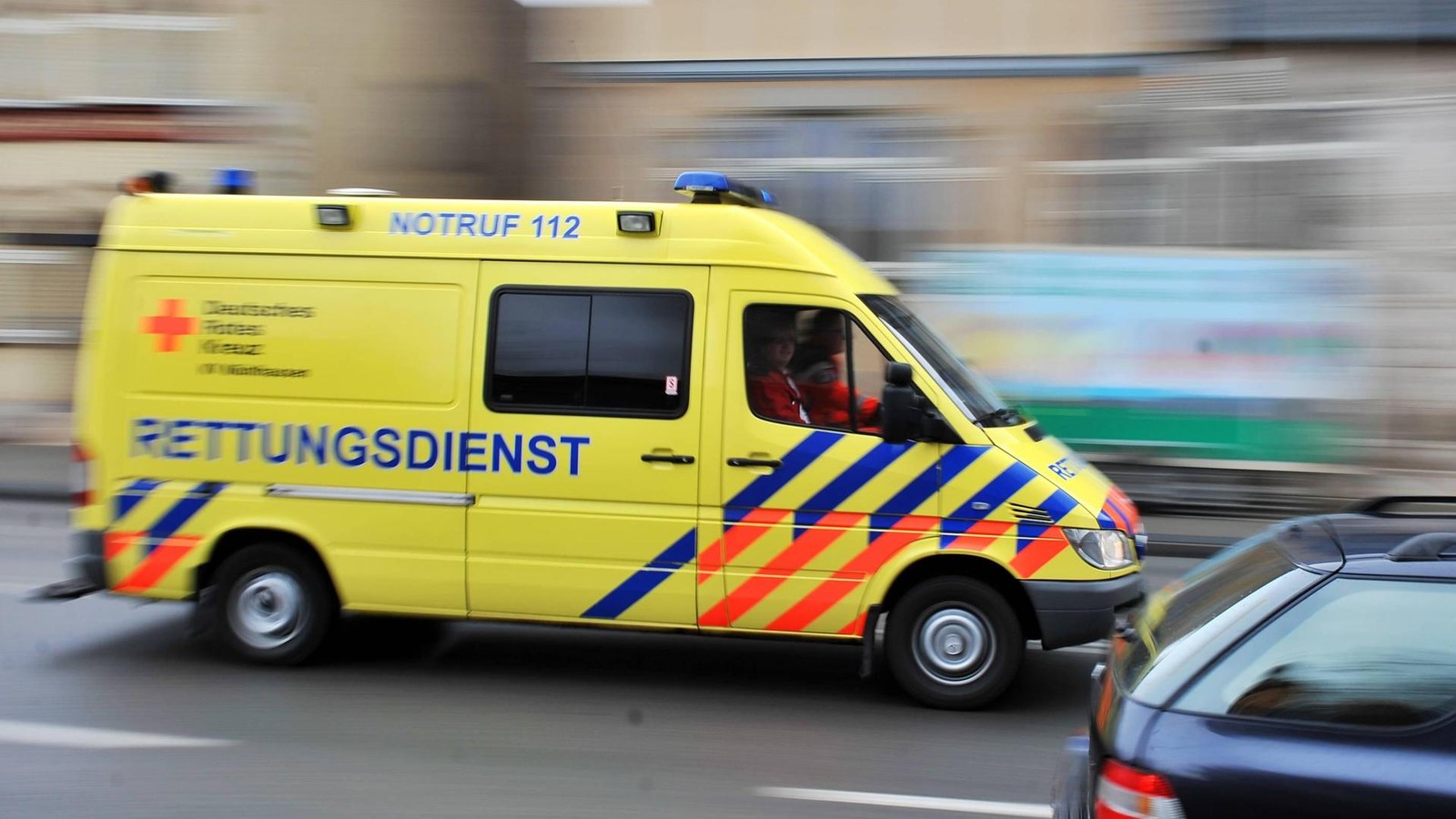 Fu-g-nger-auf-Parkplatz-in-Gotha-umgefahren