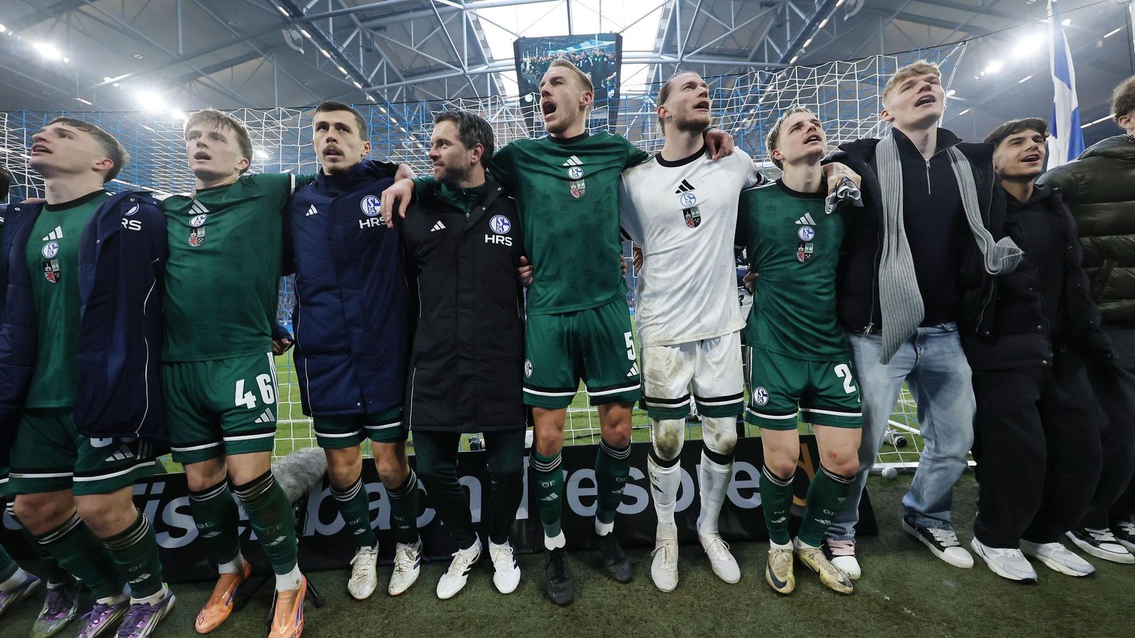 Schalke-in-Braunschweig-Hier-l-uft-der-Hinrunden-Abschluss-live-im-TV-und-Stream