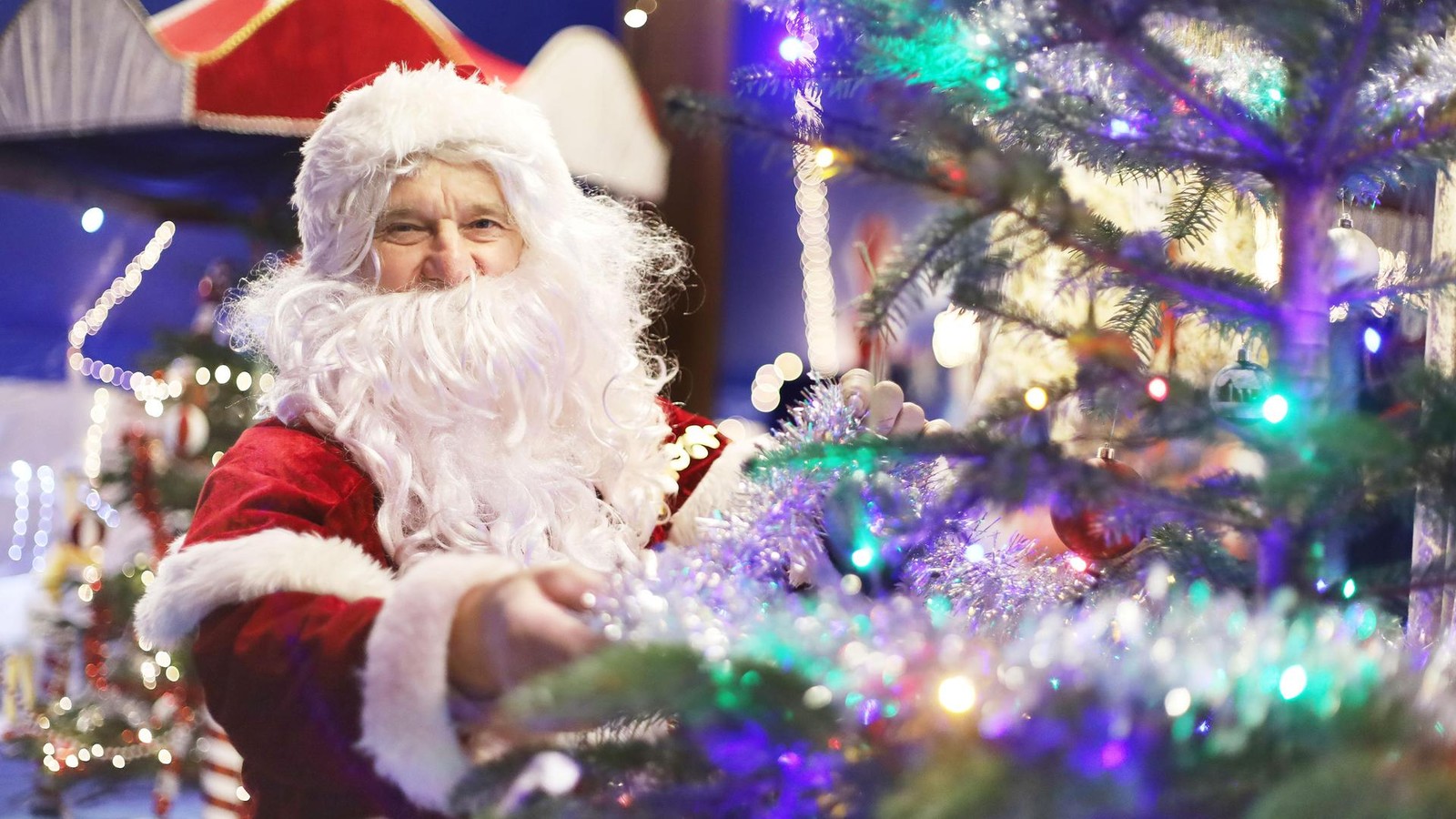 Kurios-Wie-Weihnachtsmann-Alfons-62-dieses-Jahr-in-Kleve-Weihnachten-feiert