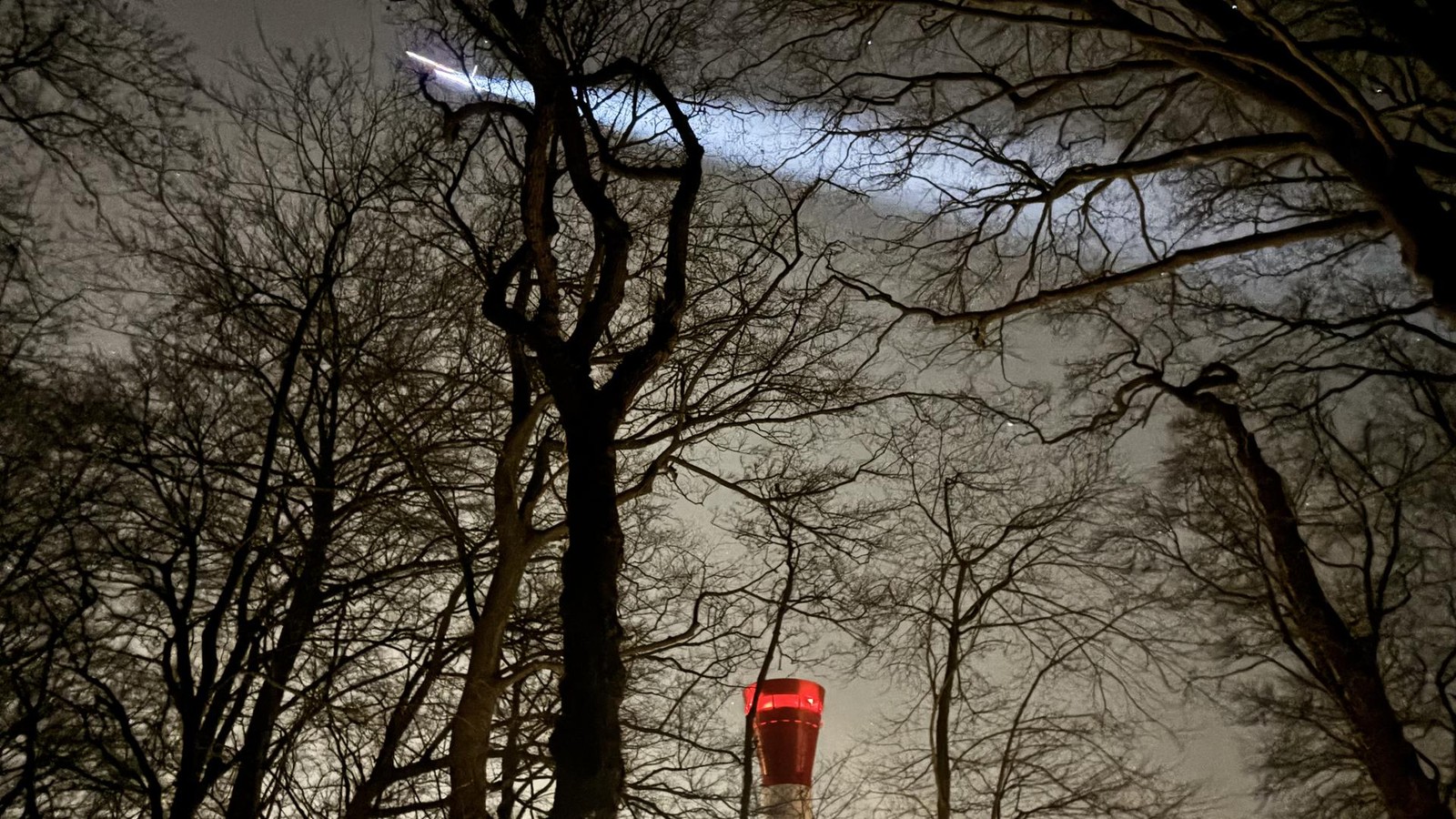 Gro-einsatz-in-Blankenese-Polizei-mit-Hubschrauber-auf-Einbrecher-Suche