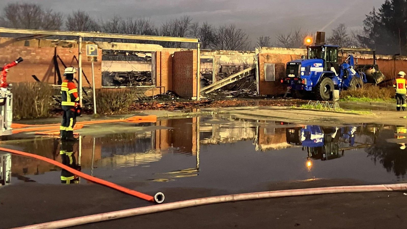 Gro-brand-in-Zehdenick-Supermarktkomplex-komplett-zerst-rt