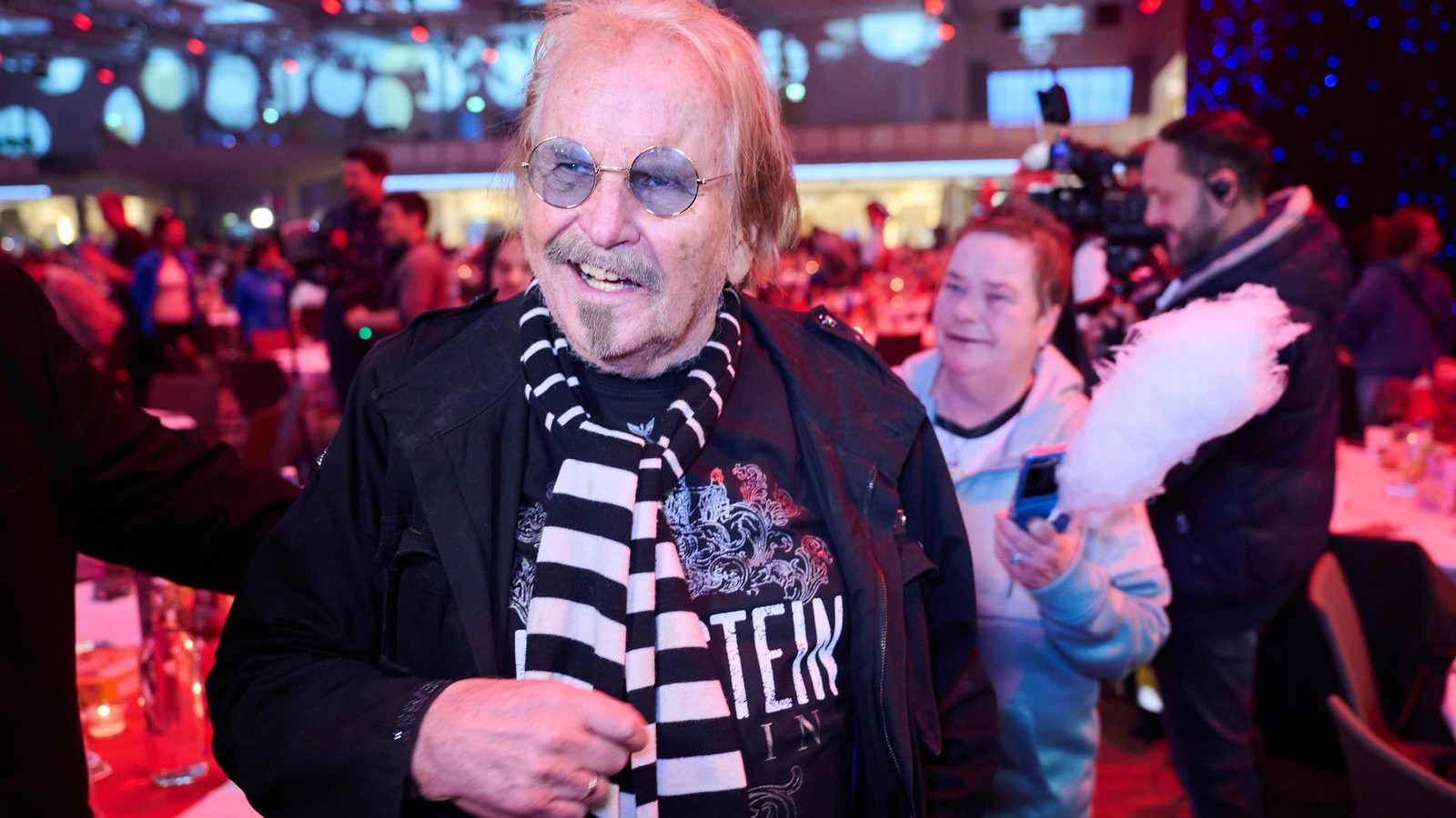 Vom-G-nsebraten-bis-zum-Arztmobil-Wie-Frank-Zander-in-Berlin-hilft